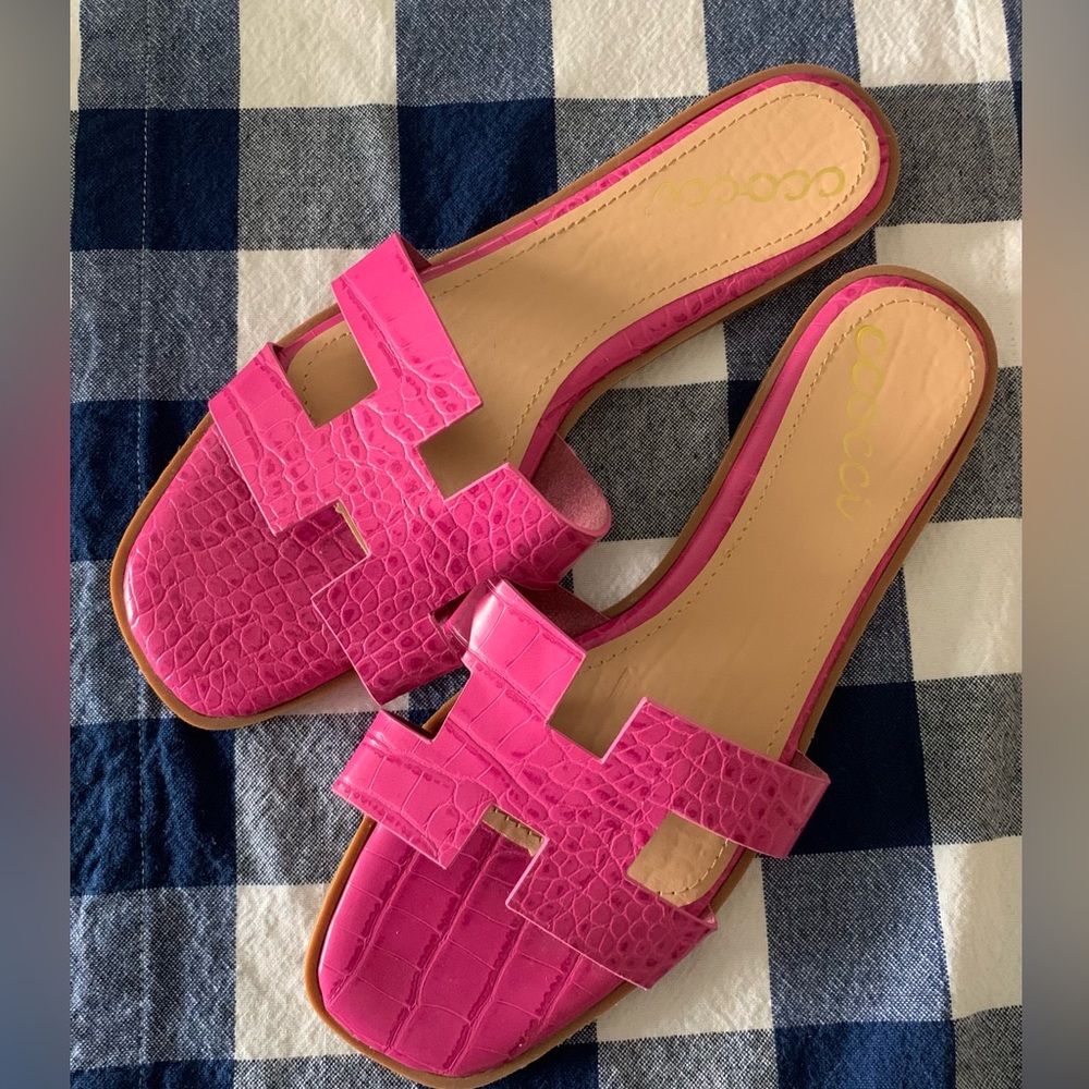 NEW Ccocci Hot Pink slide sandals 10M